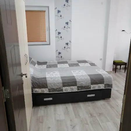 Zora, Krstanoski Apartment