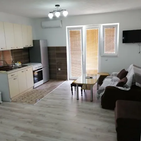 Zora, Krstanoski *